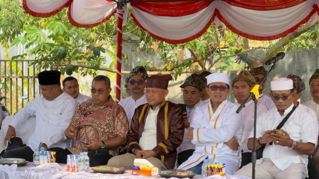 Pakaian Adat Empat Kesultanan dan Berbagai Suku Meriahkan Kirab Budaya Kie Raha di Sofifi — foto 1