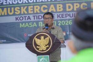 Sekretaris Daerah Kota Tidore Kepulauan Ismail Dukomalamo mewakili Wali Kota Tidore Kepulauan menyampaikan sambutan dalam Orientasi Politik, Pengukuhan dan Musyawarah Kerja Cabang DPC PKB Kota Tidore Kepulauan.