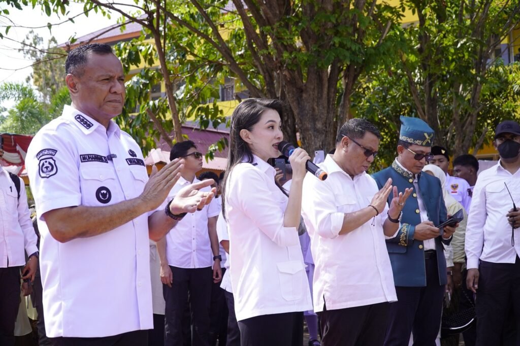 Sherly Tjoanda Puji Pelajar SMA 1 Tidore Gelar Peringatan Sumpah Pemuda Secara Mandiri — foto 1