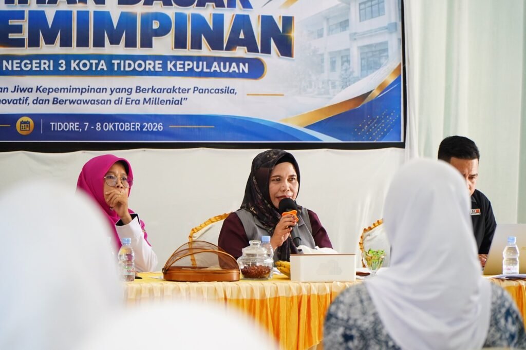 Ketua TP PKK Tidore Jadi Narasumber LDK OSIS SMA Negeri 3, Soroti Peran Orang Tua — foto 1