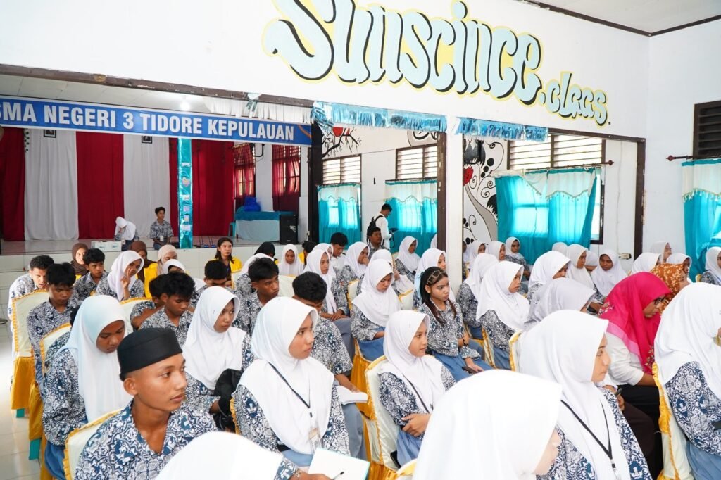 Ketua TP PKK Tidore Jadi Narasumber LDK OSIS SMA Negeri 3, Soroti Peran Orang Tua — foto 1