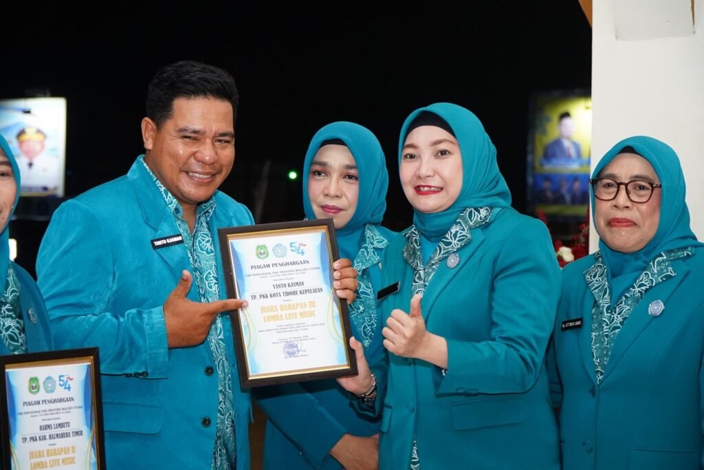 TP PKK Kota Tidore Kepulauan Borong Penghargaan di HKG ke-54 Tingkat Provinsi Maluku Utara — foto 1