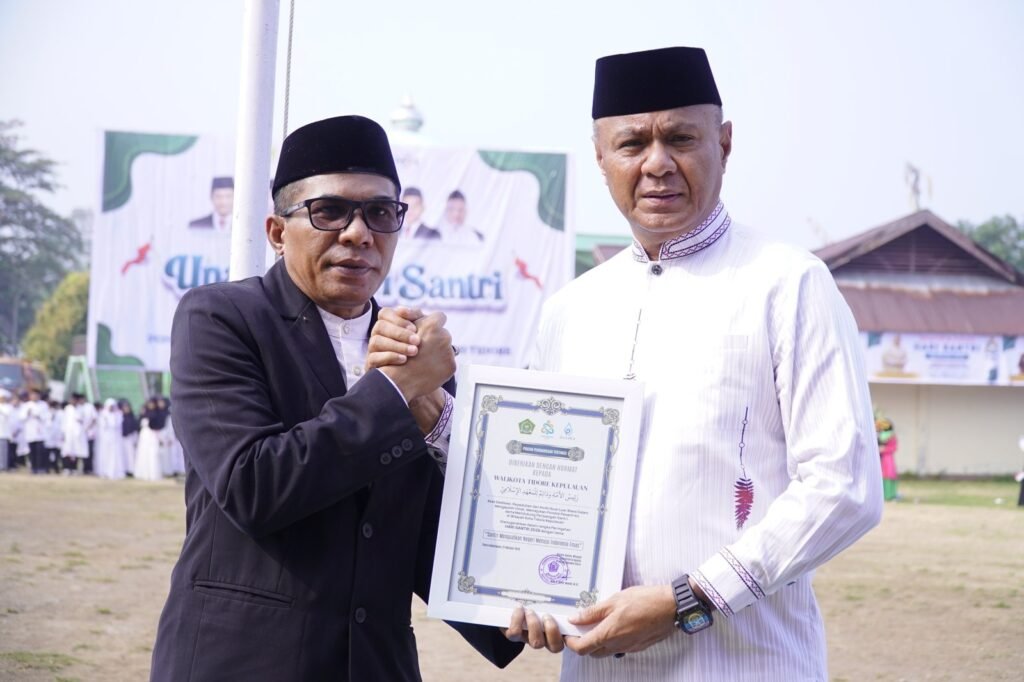 Peringatan Hari Santri Nasional 2026 Dipimpin Wali Kota Sinen di Ome, Tidore — foto 1