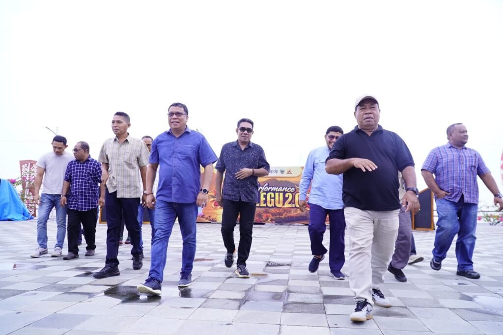Ahmad Laiman Resmikan Art Performance Legu-Legu 2.0 di Pantai Tugulufa — foto 1